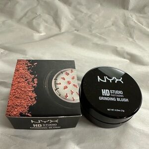 NEW in box-NYX HD Studio Photogenic Grinding Blush in Apricot **Hard to find**